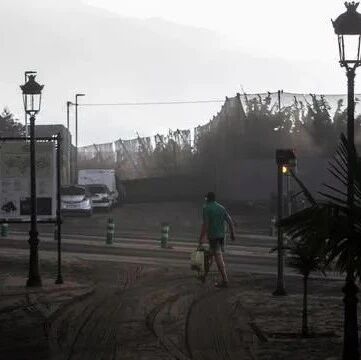 【欧浪】西班牙火山喷发没有结束迹象 岛内五个市镇维持暂停面对面授课