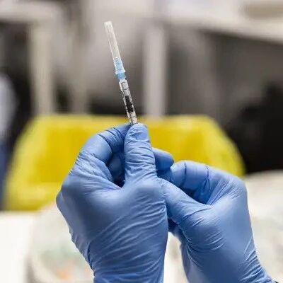 【欧浪网】疫苗非100%安全  三百多医护接种后还是被传染