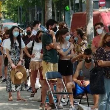 【欧浪网】​巴塞罗那开启免预约接种日  为年轻人接种疫苗