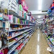 【欧浪网】百元店成为案发现场 三名女性趁乱动手