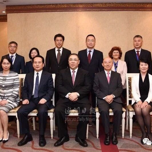 【欧浪网】全球传媒产业大会隆重召开  欧浪网代表获澳门特首接见