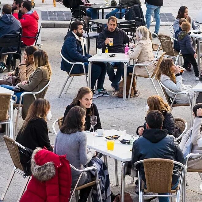 【欧浪网】西班牙日增1.5万例  最高检察长确诊  西班牙教会抱怨疫情措施