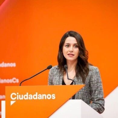 【欧浪网】民调显示社工党继续遥遥领先  美女主席成功重振市民党