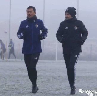 【欧浪专访】球员高雷雷：踢遍四大洲的高龄球员，身体力行的慈善人士