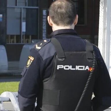 【欧浪网】西班牙女子发朋友圈炫耀男友送的500欧元外套  结果警方找上门