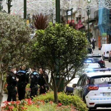 【欧浪网】两妇女在百元店偷窃被揭露后动手殴打华人老板