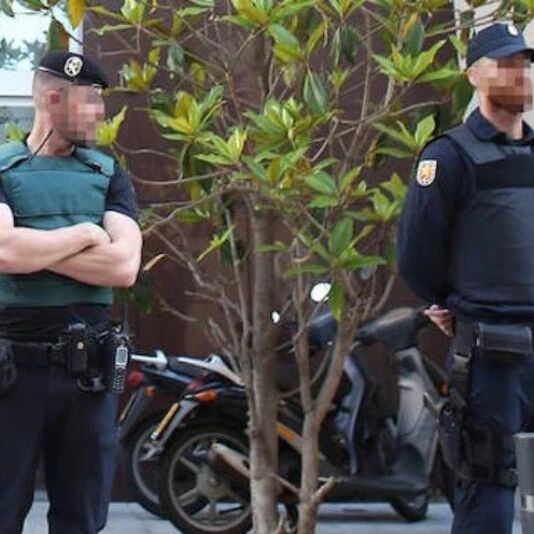 【欧浪网】缉毒行动重磅出击 落网19名华人背后或是超级犯罪团伙！