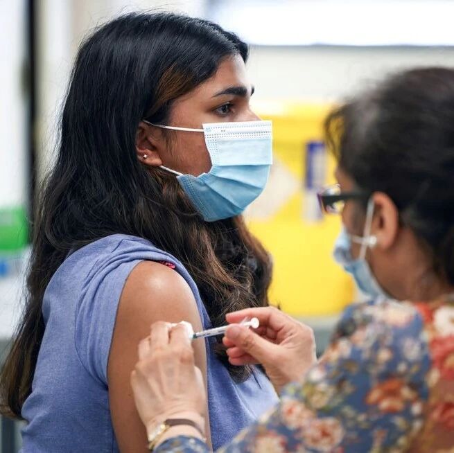 【欧浪网】今年疫情比去年还惨烈   疫苗能否终结病毒还有疑问