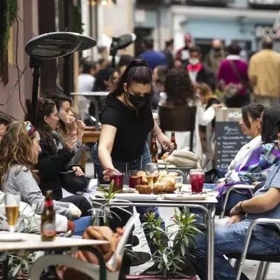 【欧浪】西班牙累计确诊突破500万例  只有五个大区保持容量限制