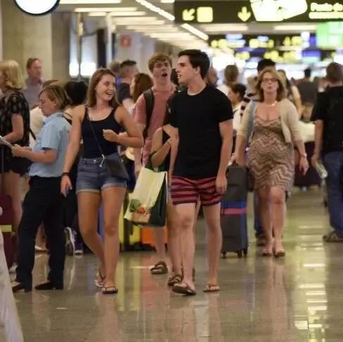 【欧浪网】西班牙今年可迎接8400万游客  首超法国成全球第一