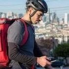 【欧浪网】西班牙送餐员举行抗议活动，要求获得被认定为正式工人的权利