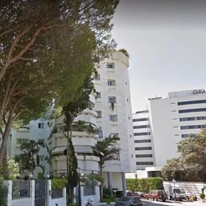 【欧浪网】西班牙Marbella发生坠楼悲剧 一男子从酒店7楼坠楼砸死无辜路人