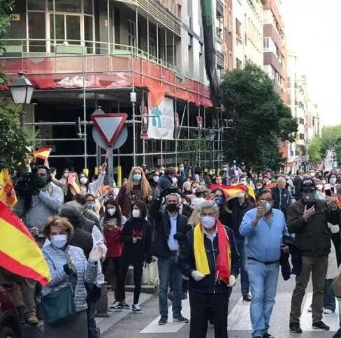 【欧浪网】民调显示执政派社工党继续得票领先