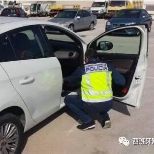 【欧浪网】父子为过户汽车丧心病狂 软禁车主两天不提供任何饮食