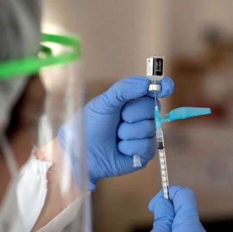 【欧浪网】西班牙百万人已接种疫苗 华人预计4月开始 多地爆出官员接种丑闻