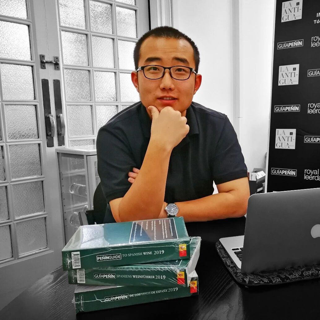 【欧浪网】“我喜欢变化，有变化就有挑战”专访90后品酒师张子阳
