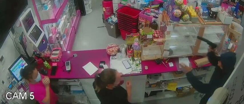 【欧浪网】南部商家注意！警方追捕两个持枪劫匪  打劫商店5000欧元