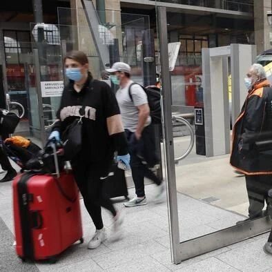 【欧浪网】圈套！托人带货回国六人被骗 当事人已集体报警