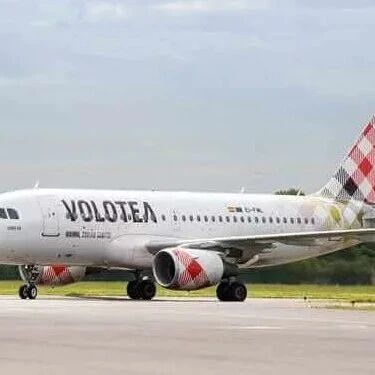 【欧浪】西班牙一航班收到炸弹威胁 紧急迫降疏散百名乘客