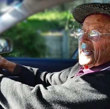 【欧浪】西班牙交通局将修改驾照有效期  65岁以上驾照期将缩短