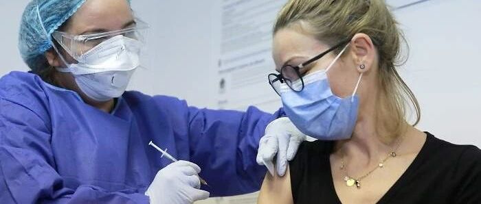 【欧浪网】西班牙日增7600例  10个自治区疫情较好 全国每周注射200万剂疫苗