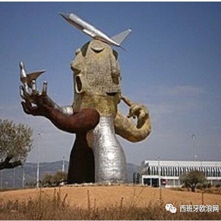 【欧浪网】奇葩！开张没几年的机场最终沦为废品飞机处理场