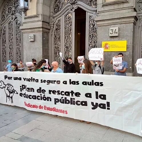 【欧浪网】罢课开始  西班牙已经关闭117家学校和有214个课室停课