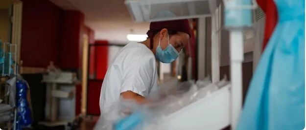 【欧浪网】西班牙新增1.1万例  重症房占用率上升 死亡人数急速增长