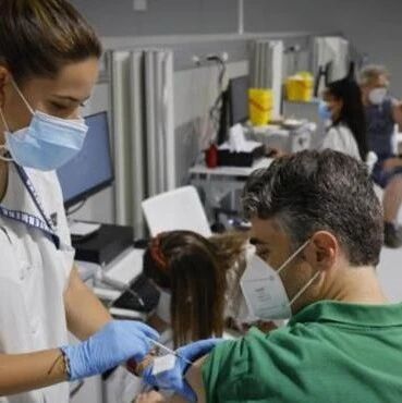 【欧浪网】​西班牙周末新增3.2万例  多个自治区失控  专家建议关闭夜店