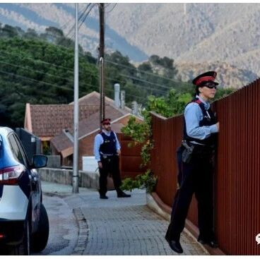 【欧浪网】巴塞华商住宅频繁被抢 劫匪手段残暴拿孩子性命威胁