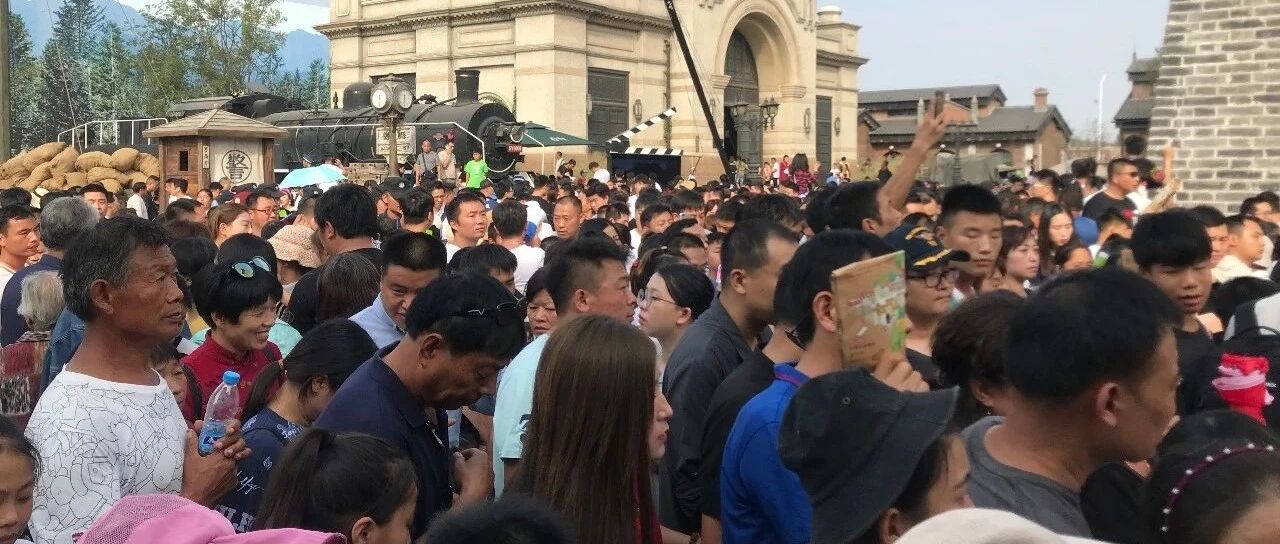 【欧浪网】国庆5亿多人次出游  体现中国自信