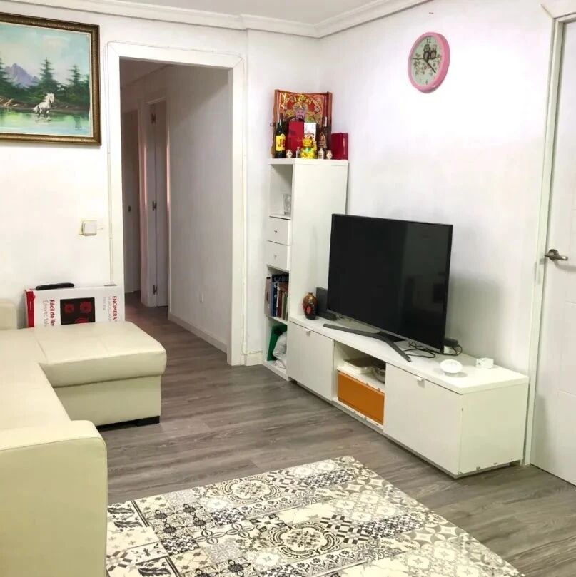 100%贷款！！Laguna带电梯四房超值出售