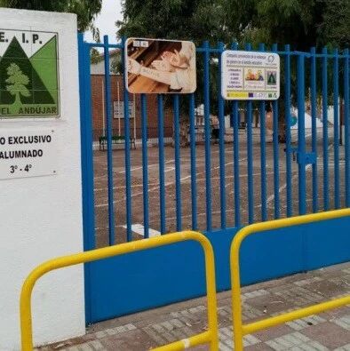 【欧浪网】西班牙家长因有学生感染导致停课动手打校长