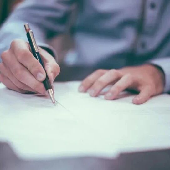 没有这项材料，就办不成居留啦？！