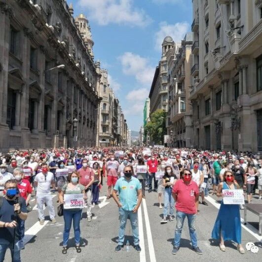 【欧浪网】西班牙50省市同时示威  要求各党放弃冲突  重建西班牙