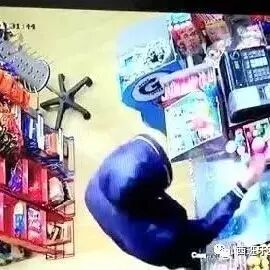 【欧浪网】南部一华人食品店昨晚遭持枪打劫