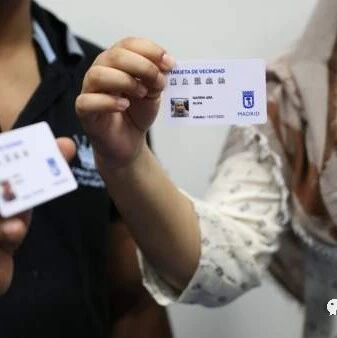 【欧浪网】政府说话不算数？ 说好的居住证就发了101张