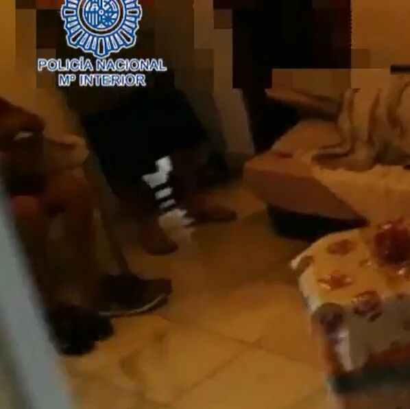 【欧浪网】连续打劫两家百元店 三男子落网过程一波三折