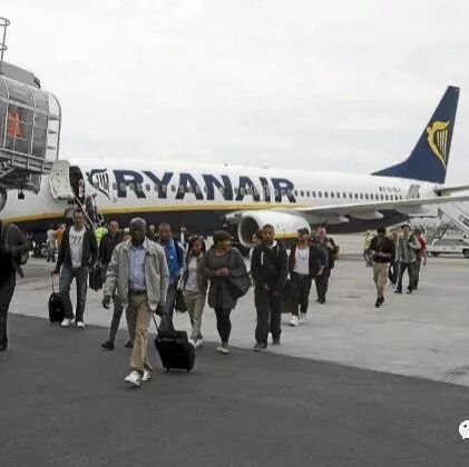 【欧浪网】瑞安航空开始收手提行李费 其他公司会跟进吗？