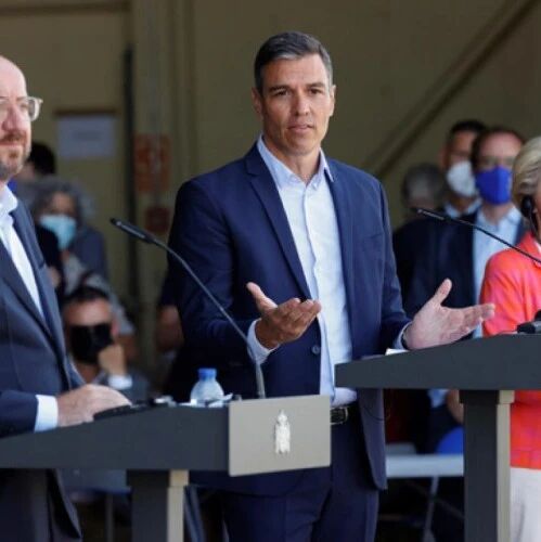 【欧浪网】 首相看望阿富汗难民营表示西班牙曾激烈反对阿富汗战争