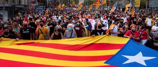 【欧浪网】又闹了！“为独立而战”！加泰罗尼亚多场游行集会要求独立