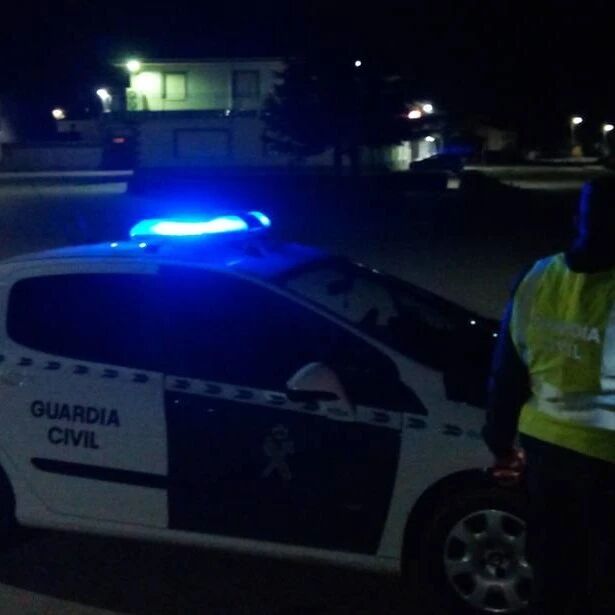 【欧浪网】吸毒司机高速逃跑拒捕  一名交通宪兵殉职