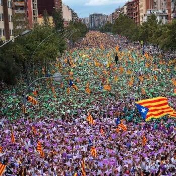 【欧浪网】疫情期间短讯: 上百国家要求免费疫苗   加泰放弃独立大游行