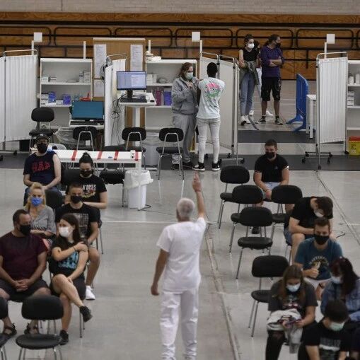 【欧浪】西班牙周末新增近6千例  辉瑞疫苗对5岁人群安全有效