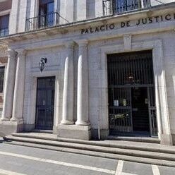 【欧浪】西班牙父亲让12岁女儿喝漂白水杀毒  法院发出判决