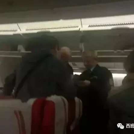 【欧浪网】中国男子在飞机上盗窃！小心落地不能入关