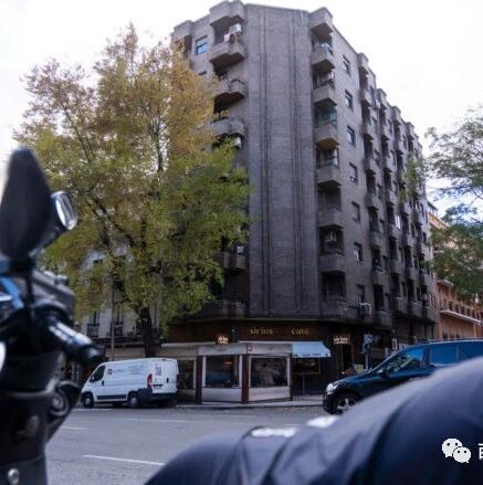 【欧浪网】强赶悲剧  老妇人被收楼时跳楼身亡