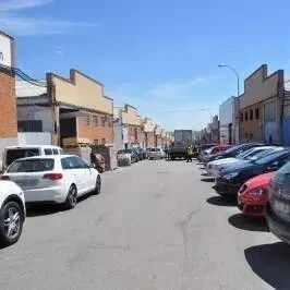 【欧浪网】一人在车里 包凭空消失？调虎离山 偷窃新伎俩