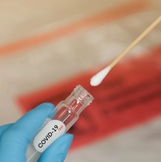 【欧浪网】一华人感染新冠不声张  家人亲戚及同事多人被感染