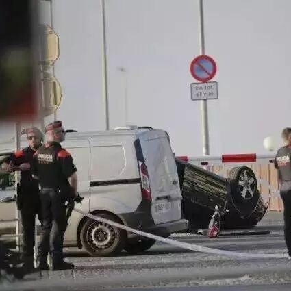【欧浪网】巴塞罗那系列恐袭已致14人死亡逾百人受伤 4名圣战分子仍在逃